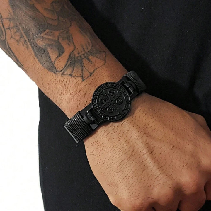 Pulseira Masculina em Couro São Bento Ajustável