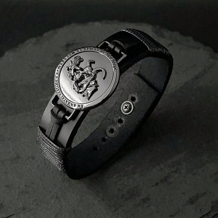 Pulseira Masculina em Couro com Pingente de São Jorge Ajustável