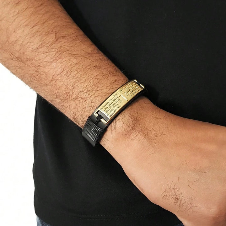 Pulseira Masculina em Couro Legitimo com Pai Nosso Banhado a ouro 18k