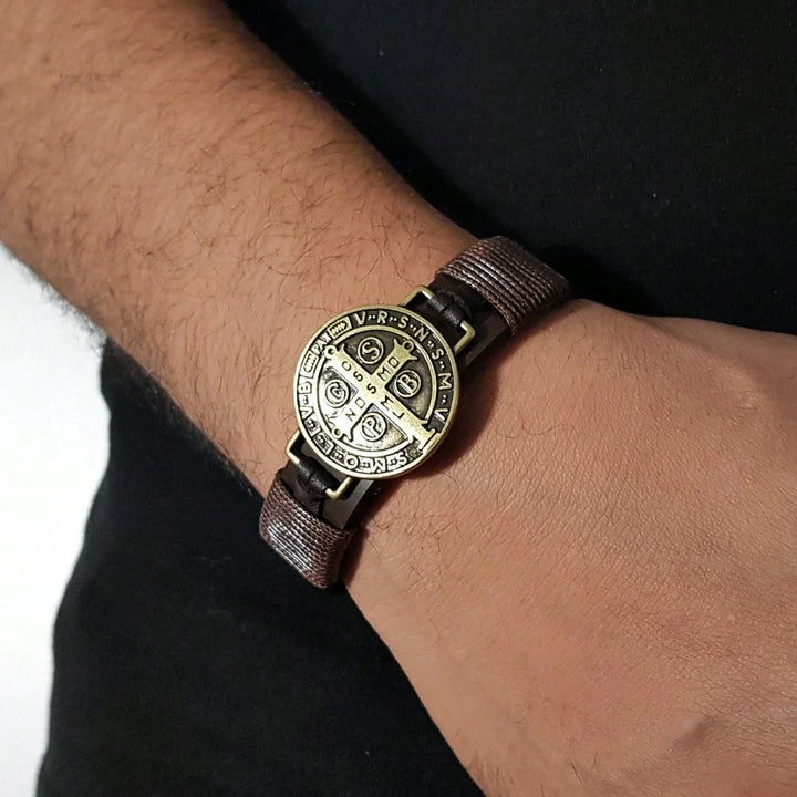 Pulseira Masculina em Couro São Bento