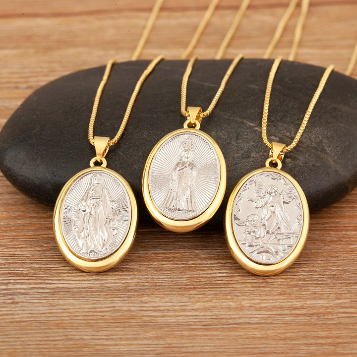 Colar Feminino Luz de Maria Banhado a Ouro 18K - Elegância e Espiritualidade