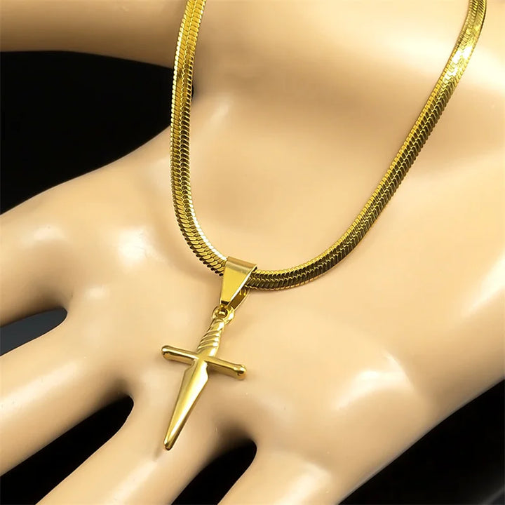 Colar de Adaga Dourado em Aço Inoxidável - Premium