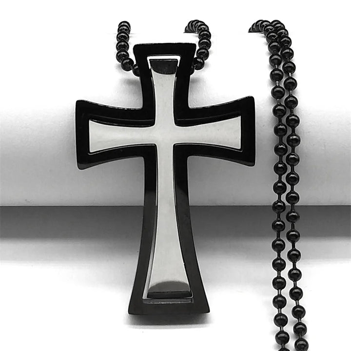 Colar com Pingente de Cruz Católica em Aço Inoxidável