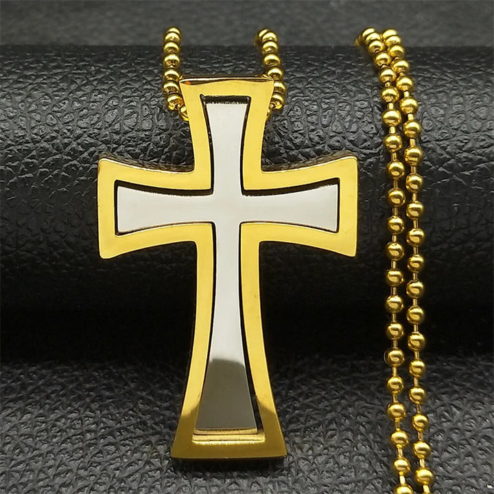Colar com Pingente de Cruz Católica em Aço Inoxidável