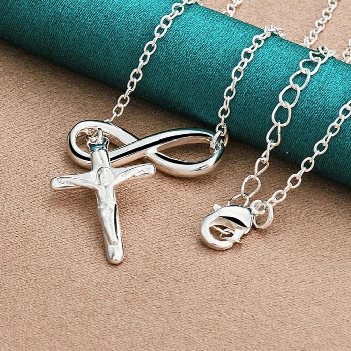 Colar Feminino Cruz do Infinito Em Prata