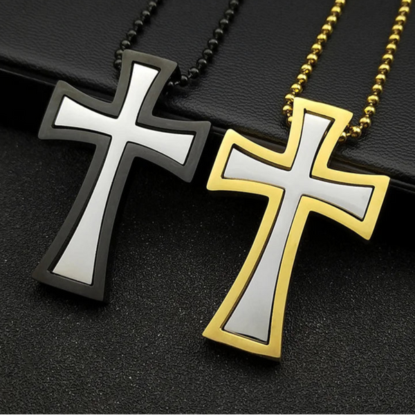 Colar com Pingente de Cruz Católica em Aço Inoxidável