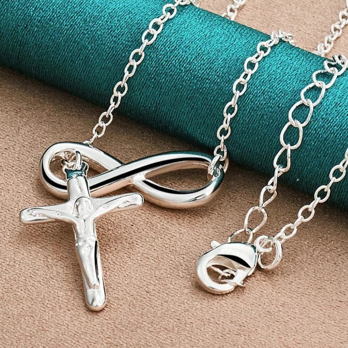 Colar Feminino Cruz do Infinito Em Prata