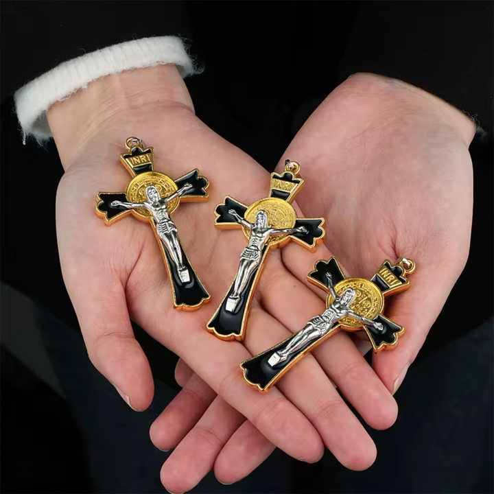 Pingente Cruz de Jesus Banhado a Ouro - Proteção e Fé
