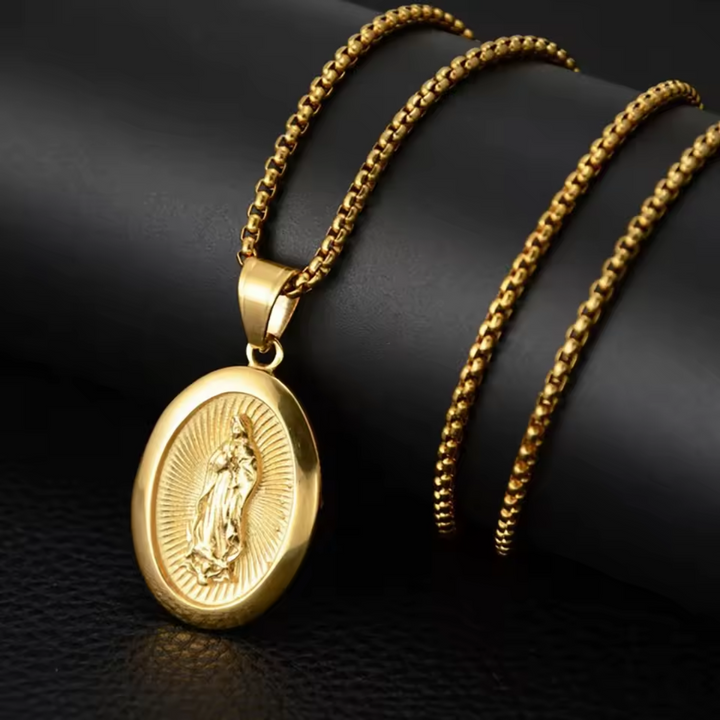 Colar com Pingente da Virgem Maria - Dourado e Sofisticado