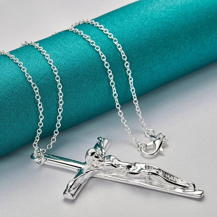 Colar Crucifixo Feminino em Prata