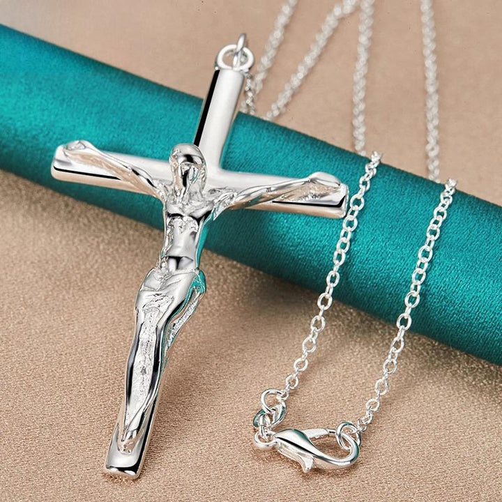 Colar Crucifixo Feminino em Prata